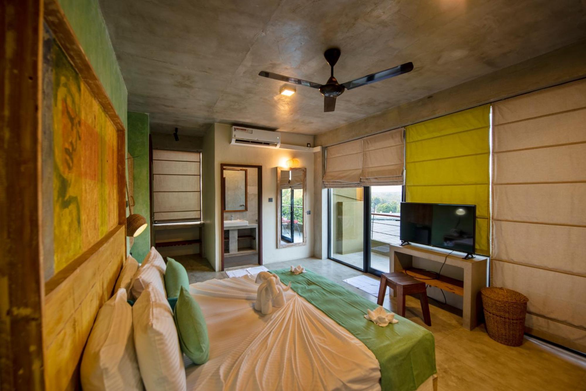 White Moon Resort Gampaha Buitenkant foto