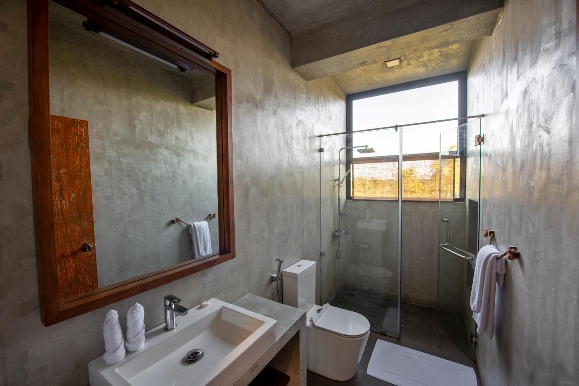 White Moon Resort Gampaha Buitenkant foto